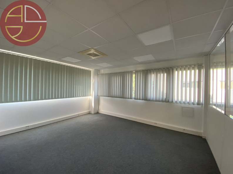 location Bureau Castelnau D'estretefonds - Photo 2