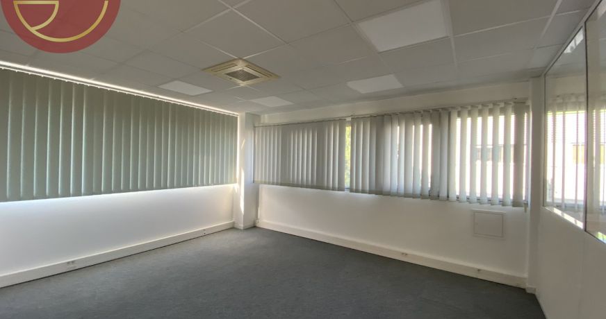 location Bureau Castelnau D'estretefonds