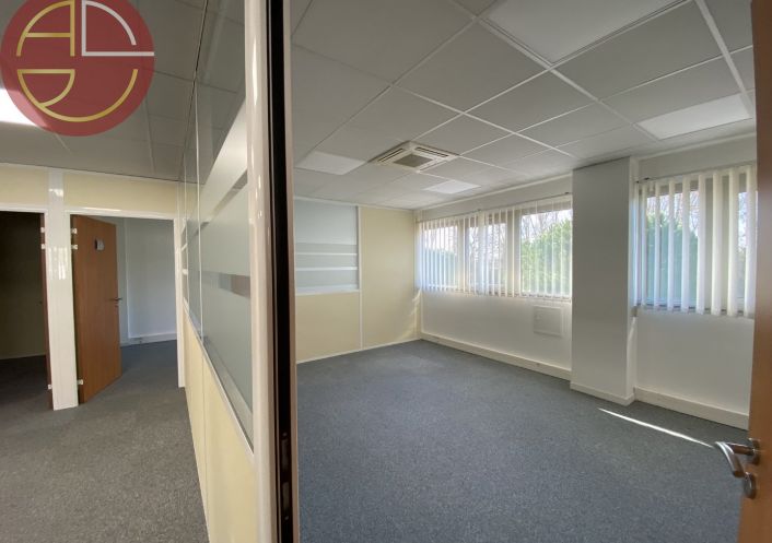 location Bureau Castelnau D'estretefonds