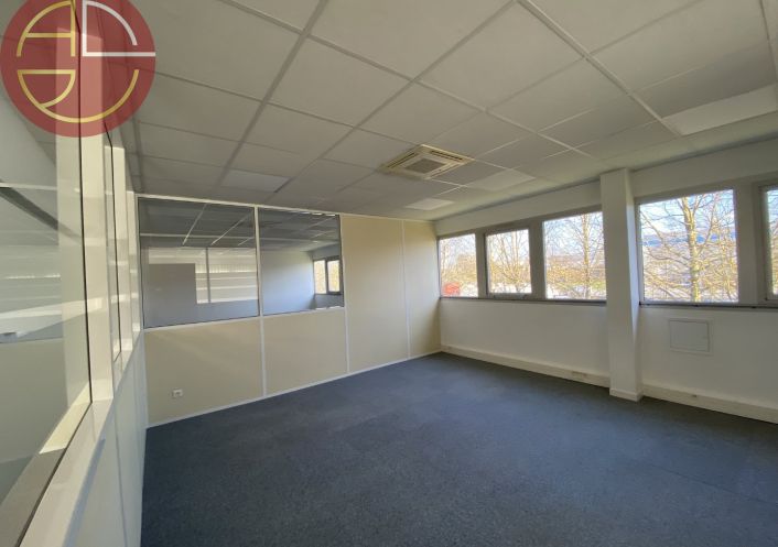 location Bureau Castelnau D'estretefonds