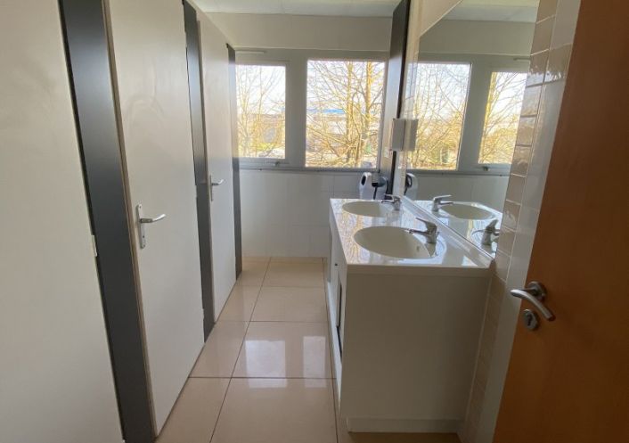 location Bureau Castelnau D'estretefonds