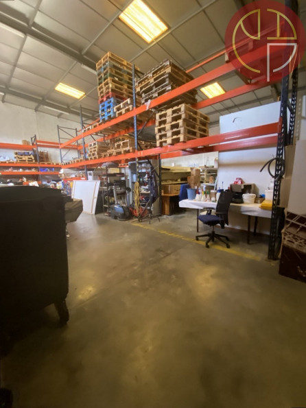 location Entrepot L Union - Photo 2