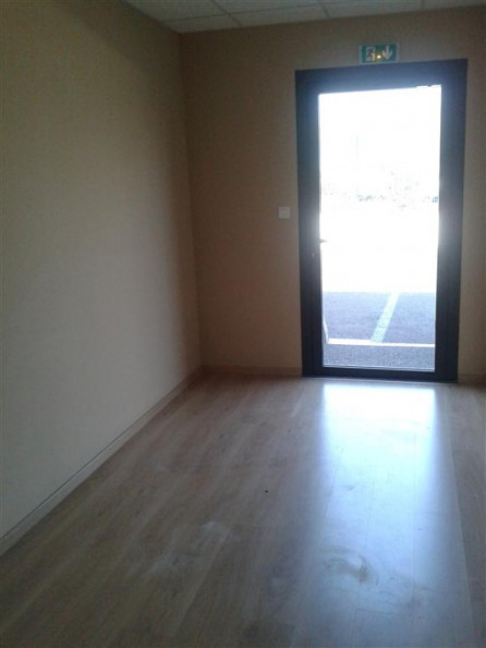 location Entrepot L Union - Photo 2