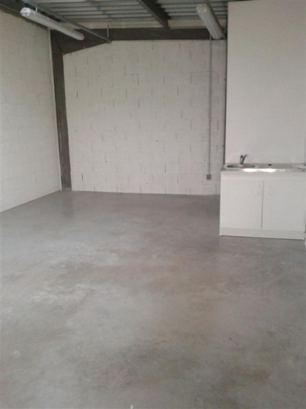 location Entrepot L Union - Photo 3