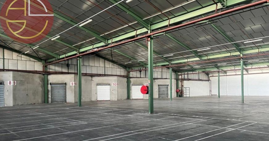 location Entrepot Bressols