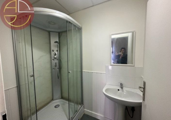 location Entrepot Saint-jory