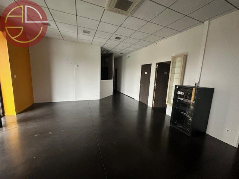 location Local commercial Saint-jean - Photo 1