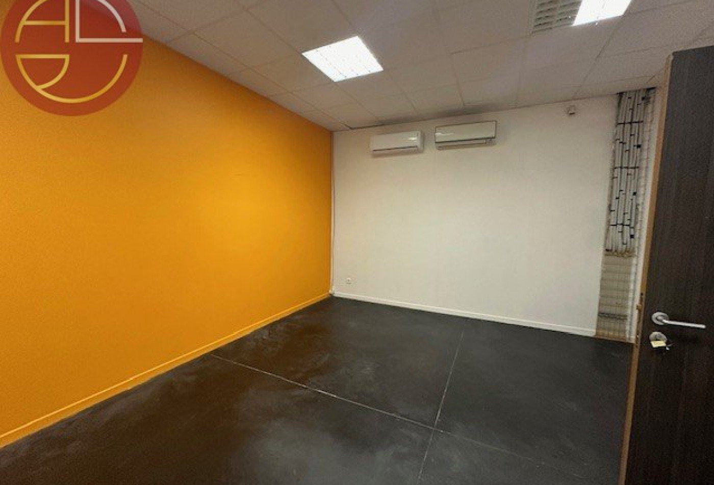 location Local commercial Saint-jean - Photo 4