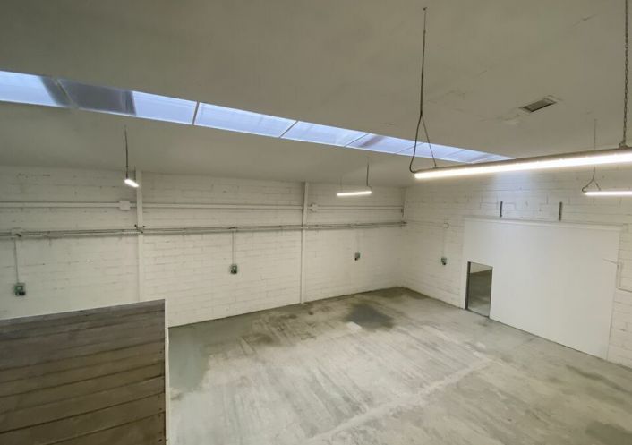 location Entrepot Castelginest