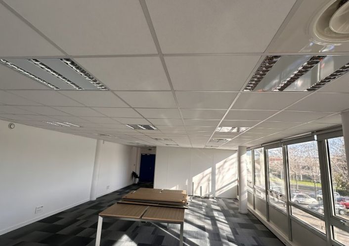 location Bureau Labege