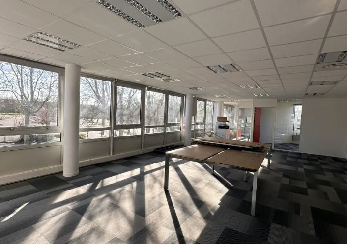 location Bureau Labege