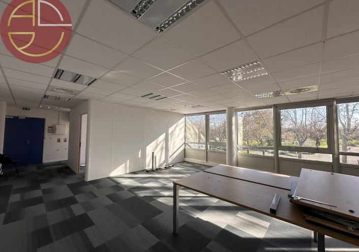 location Bureau Labege