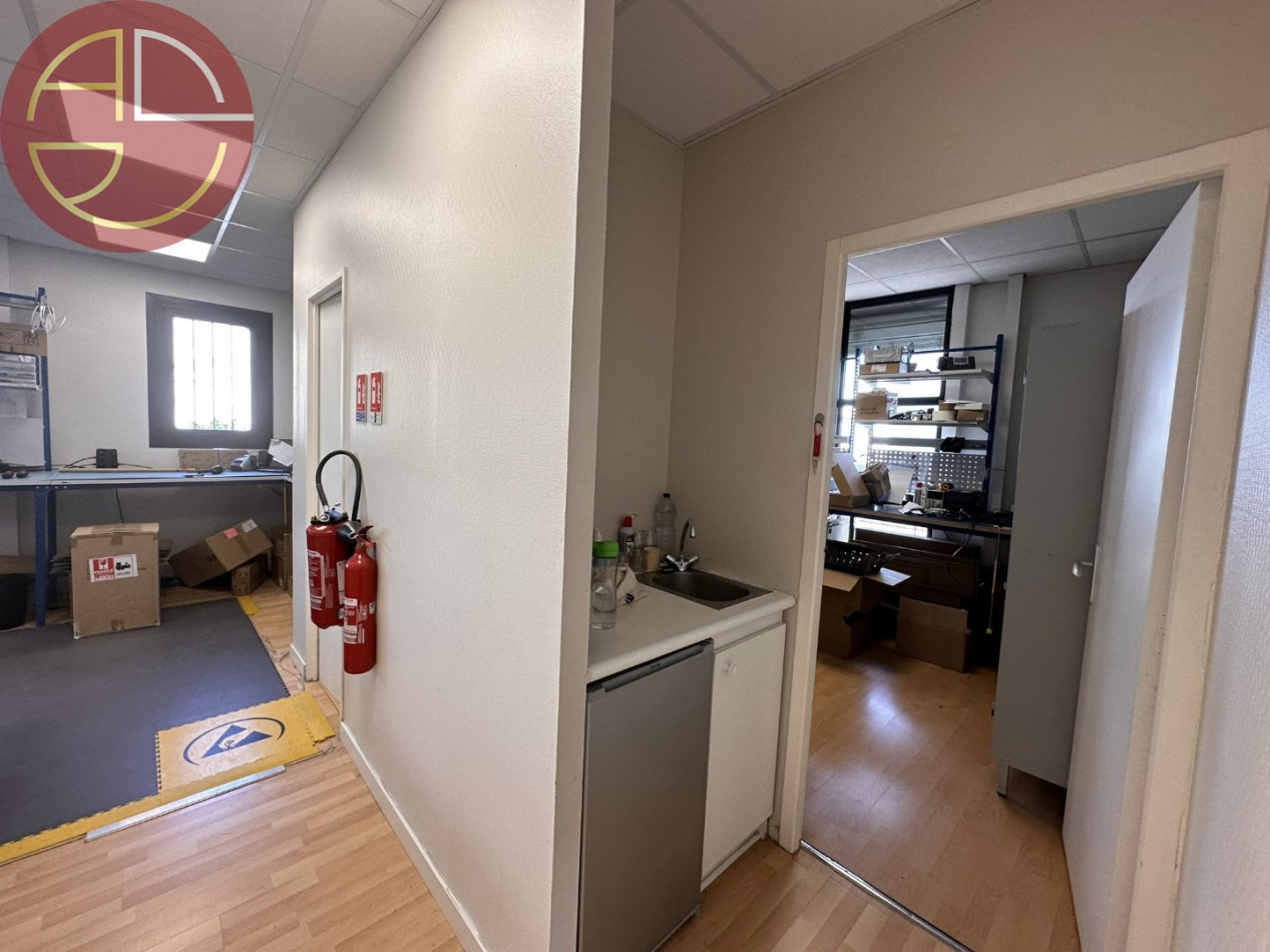 location Entrepot L Union - Photo 5