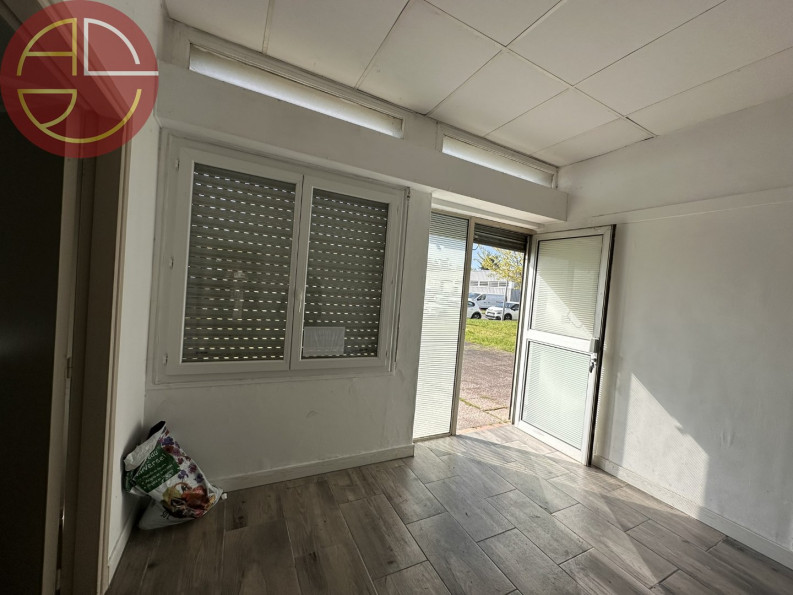 location Entrepot L'union - Photo 3