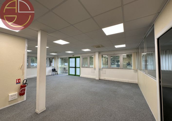 location Bureau Castelnau-d'estretefonds