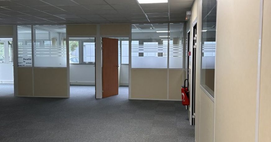 location Bureau Castelnau-d'estretefonds