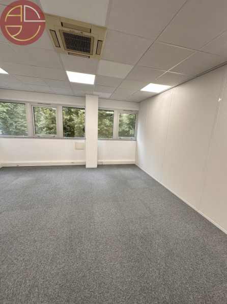 location Bureau Castelnau-d'estretefonds - Photo 2