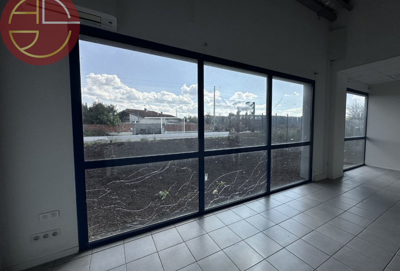 location Local commercial La-salvetat-saint-gilles - Photo 5