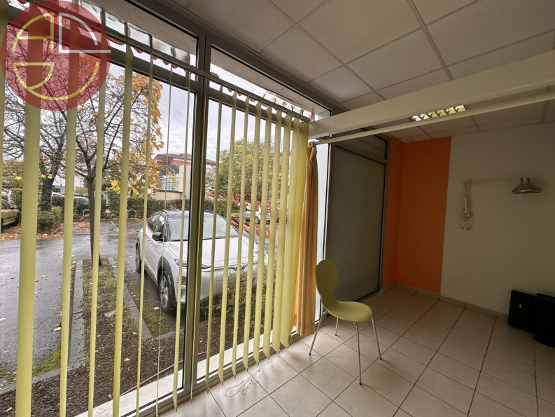 location Local commercial Lespinasse - Photo 1