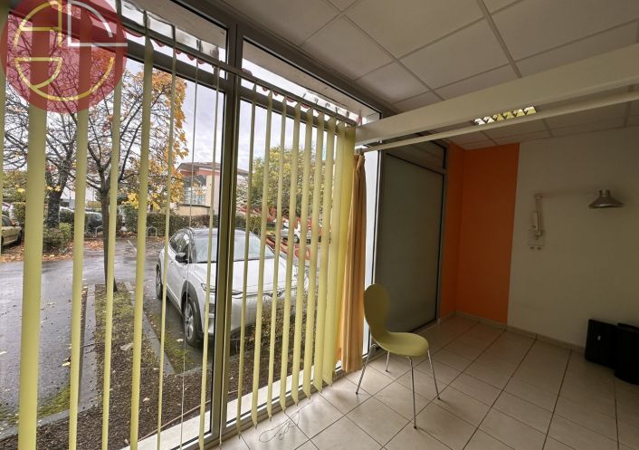 location Local commercial Lespinasse