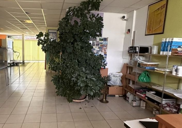 location Local commercial Lespinasse