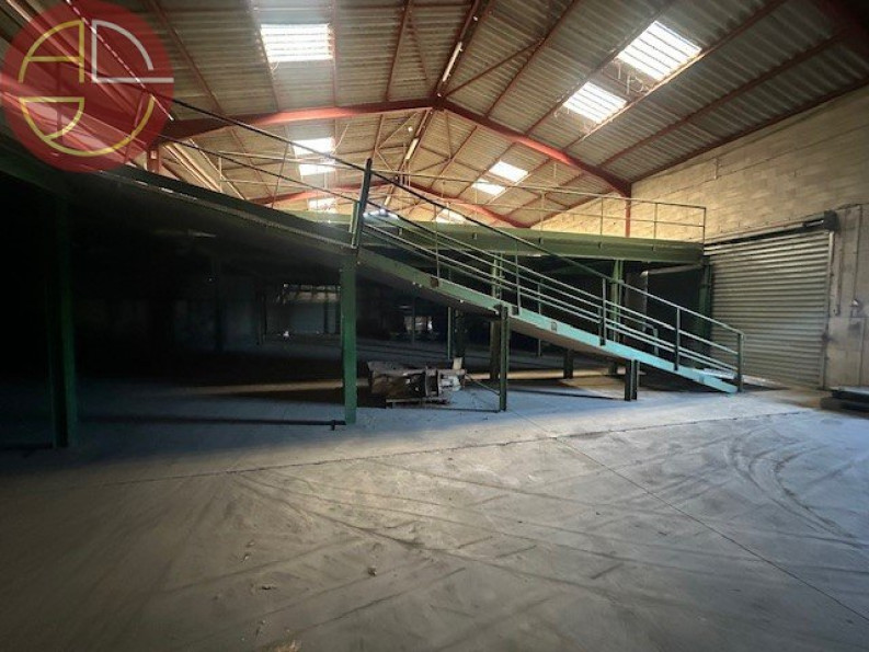 location Entrepot Labarthe-sur-leze - Photo 2