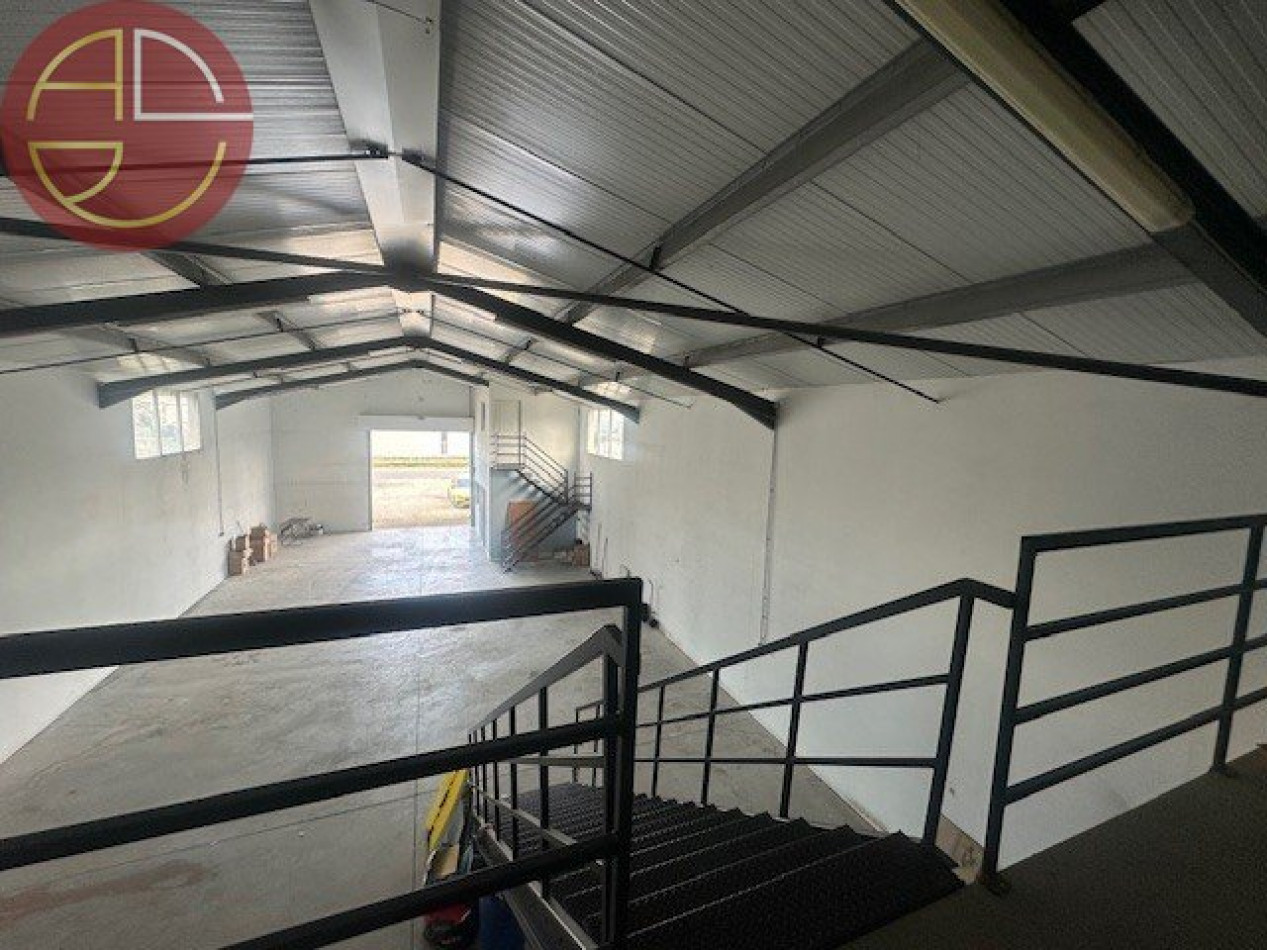 vente Entrepot Lespinasse - Photo 1