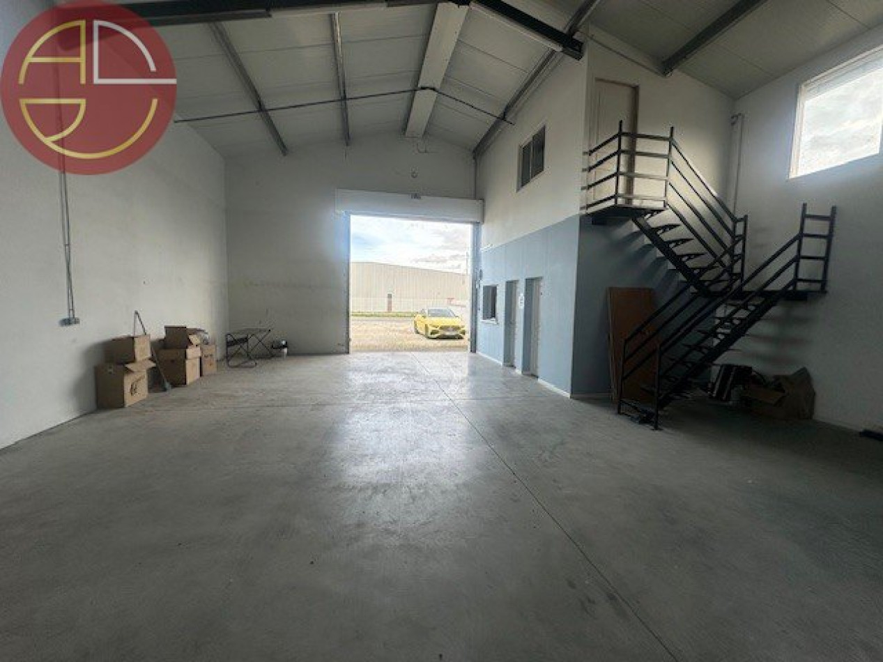 vente Entrepot Lespinasse - Photo 2