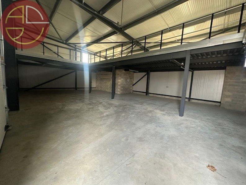 vente Entrepot Deyme - Photo 1