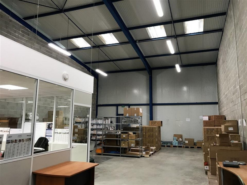 location Entrepot Escalquens - Photo 3