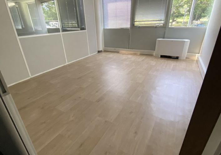 location Bureau Labege
