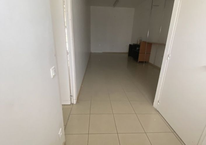 location Local commercial Leguevin