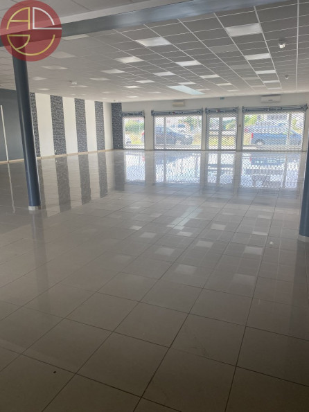 location Local commercial Leguevin - Photo 3