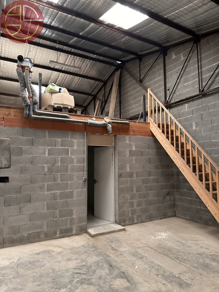 location Entrepot L'isle-jourdain - Photo 8