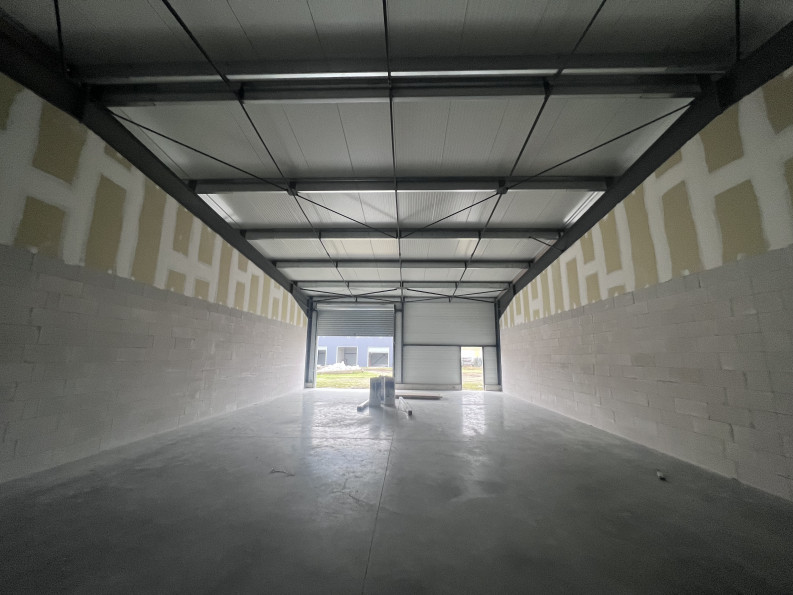 location Entrepot L'union - Photo 2