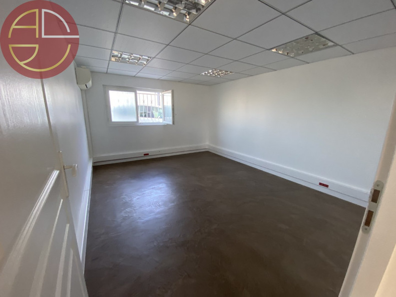 location Entrepot Castelnau-d'estretefonds - Photo 5