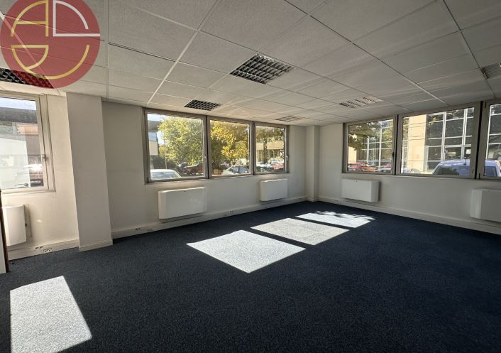 location Bureau Labege