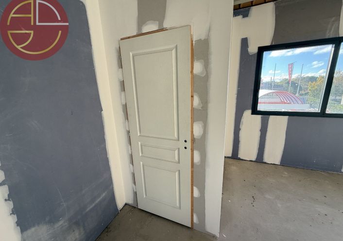 location Bureau La-salvetat-saint-gilles