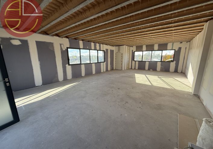 location Bureau La-salvetat-saint-gilles