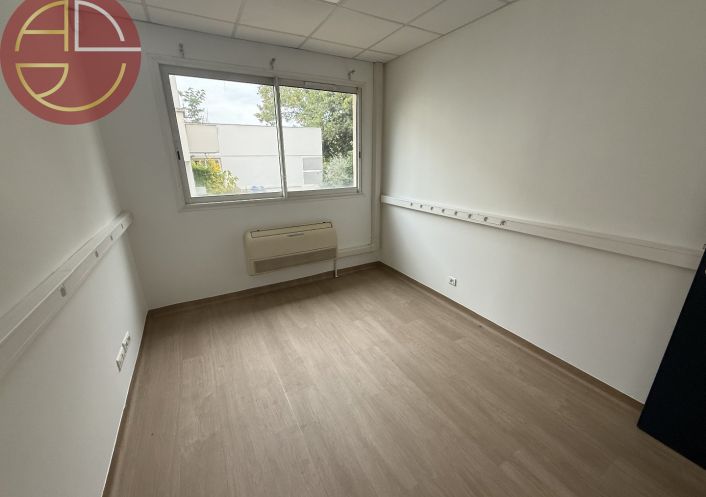 location Bureau Labege