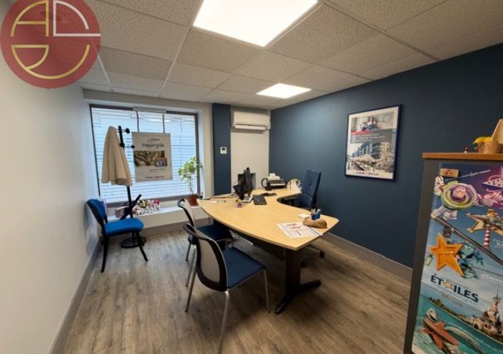 location Local commercial Leguevin