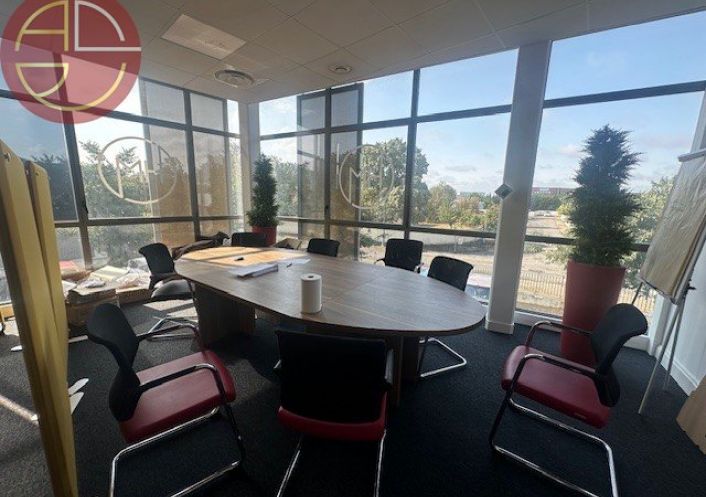 location Bureau Labege