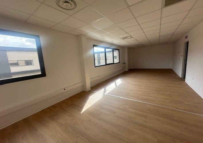 location Bureau Labege