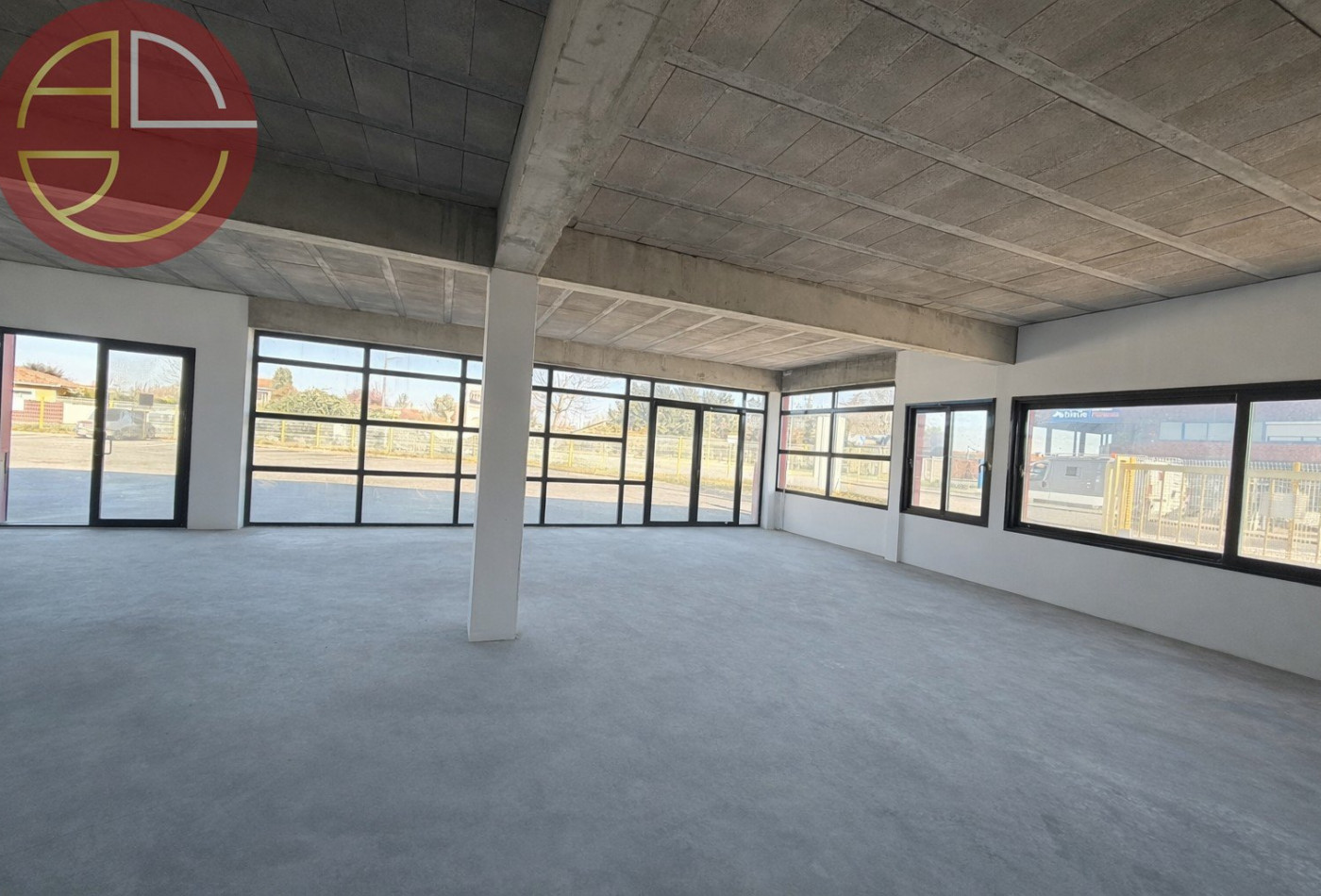location Local commercial Saint-lys - Photo 5