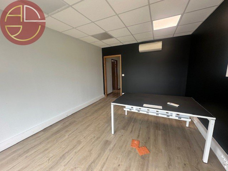 location Entrepot Montrabe - Photo 6