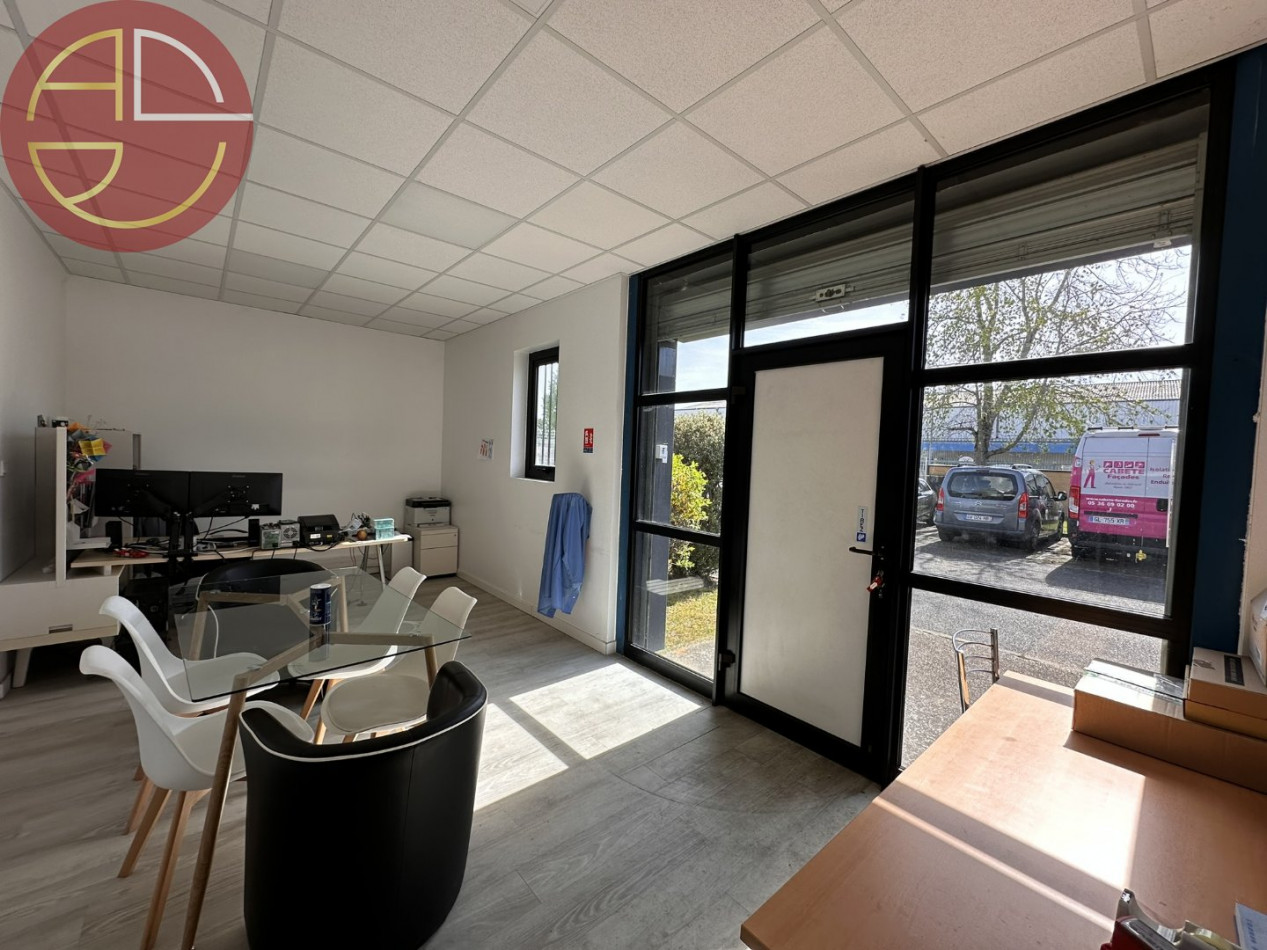 location Entrepot Montrabe - Photo 3