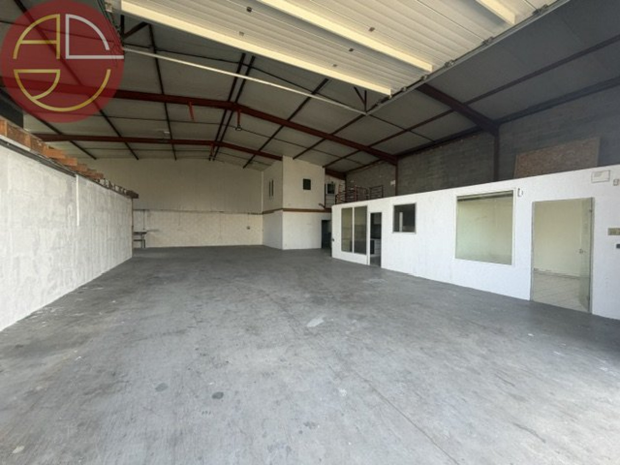 location Entrepot Gratentour - Photo 1