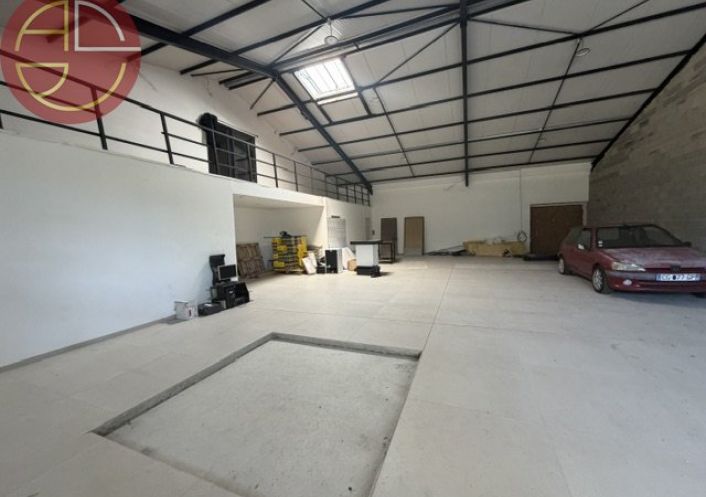 location Entrepot Saint-jory