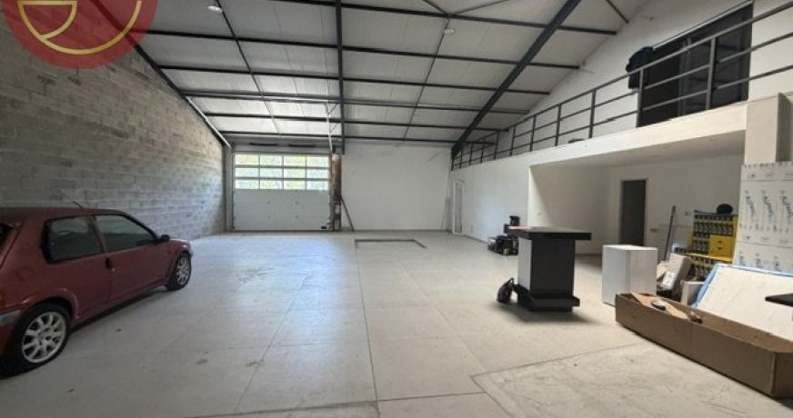 location Entrepot Saint-jory