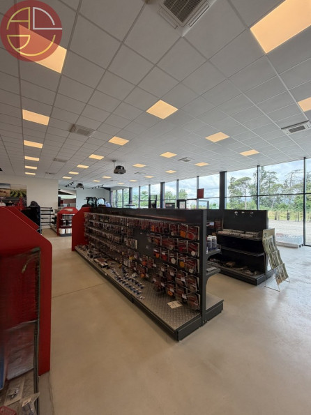 location Local commercial Montauban - Photo 2